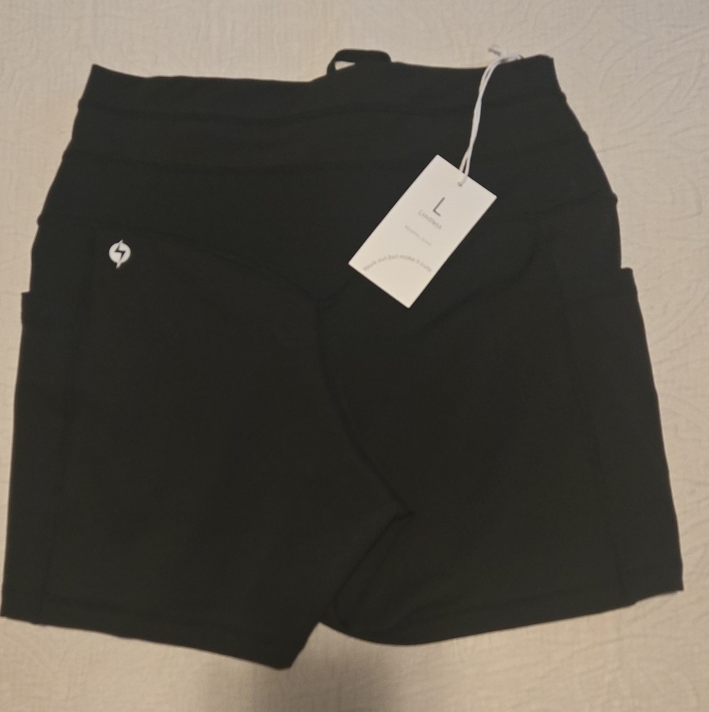 POPFLEX Black High-Rise Bike Shorts with Side Pocket - Picture 6 of 8